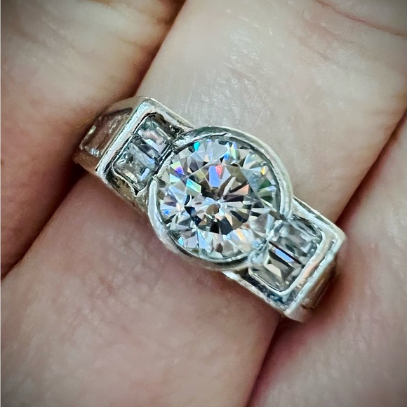 Meet your Posher, Jenna. I specialize in Vintage/Antique Fine Jewelry! Welcome!! - Picture 8 of 14